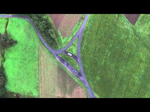 Felder und Wege aus der Senkrechten
